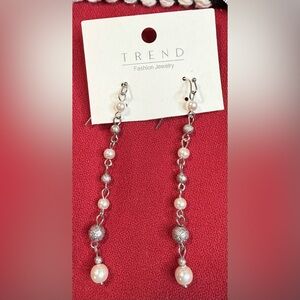 Trend Fashion Jewelry Dangle Earrings with Faux Pearls and Silver Tone